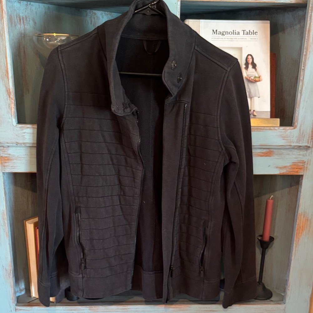 Lulu black sweater